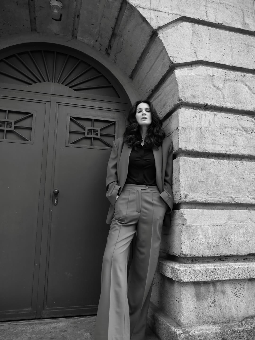 Маша Єфросиніна у теракотовому костюмі: образ, що додає впевненості будь-якій жінці