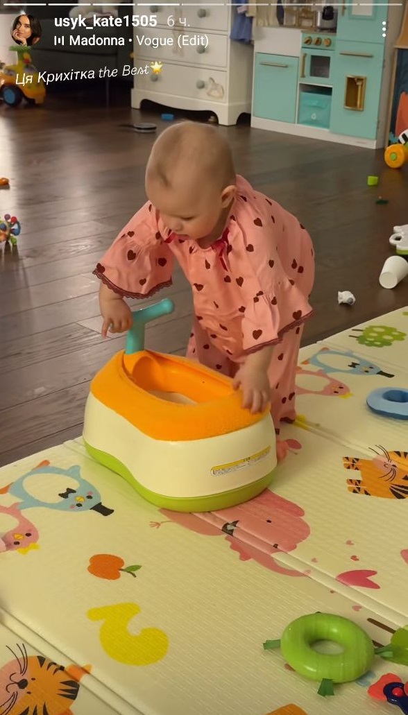 Дружина Усика замилувала новими фото з найменшою донечкою, якій виповнився рік