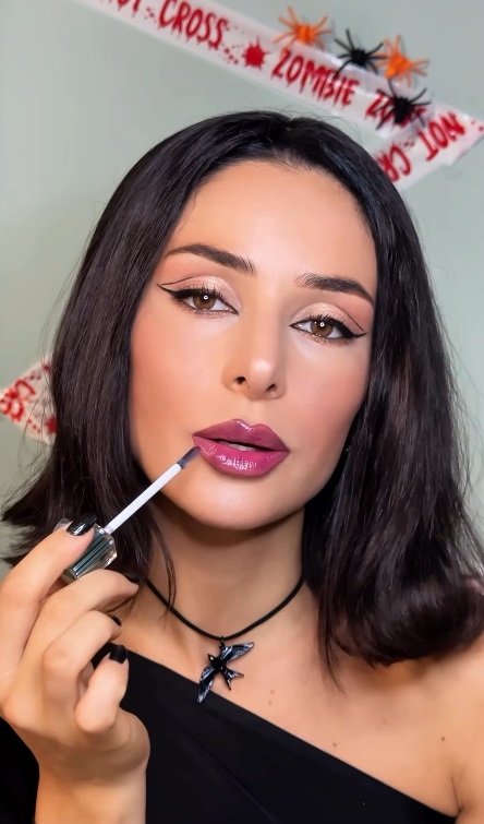 Як зробити макіяж на Хелловін-2024: Злата Огнєвіч поділилася своїми лайфхаками (відео)