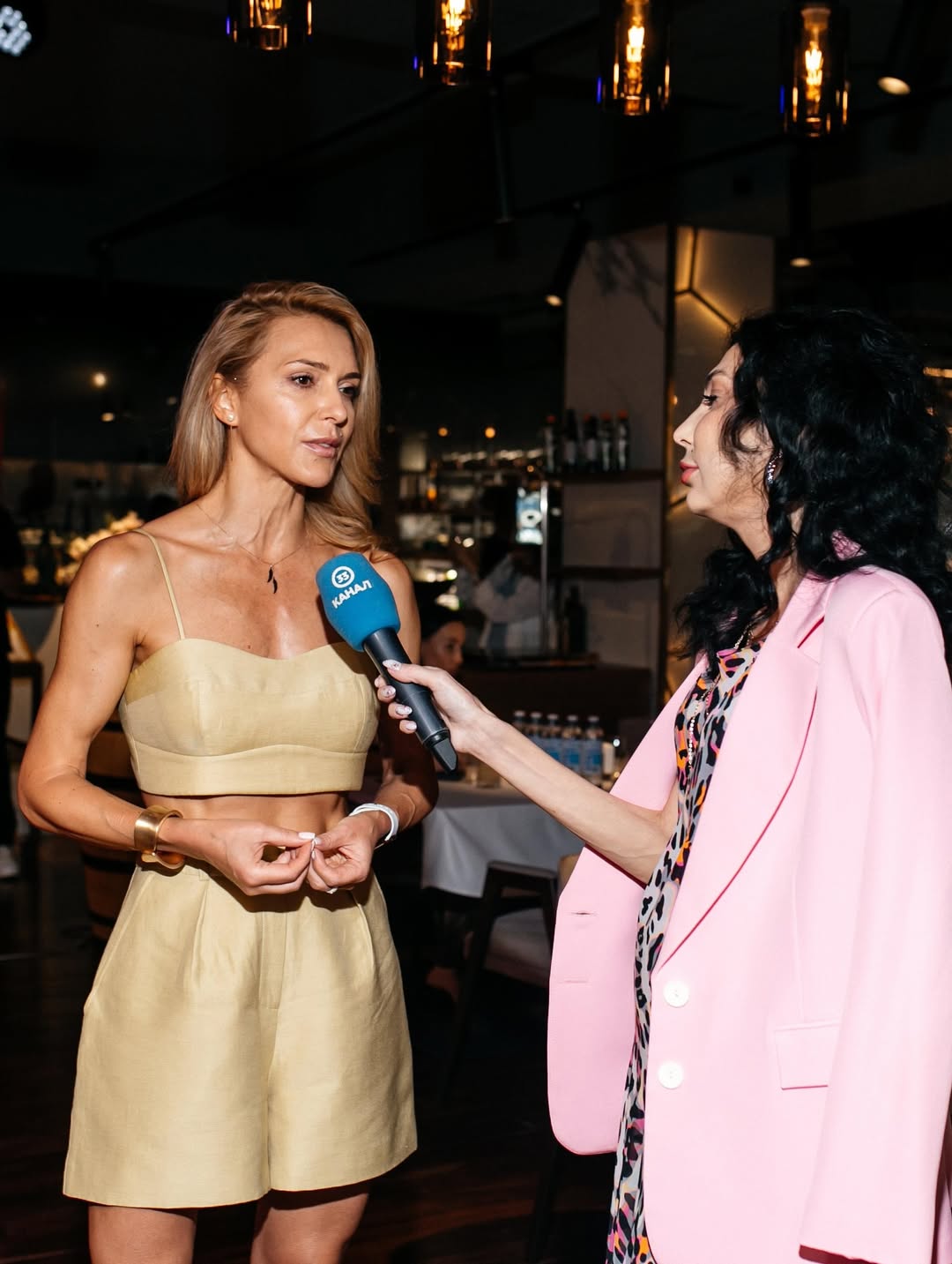 Як стильно носити шорти у 2025: літні образи Христини Решетнік і Марини Боржемської