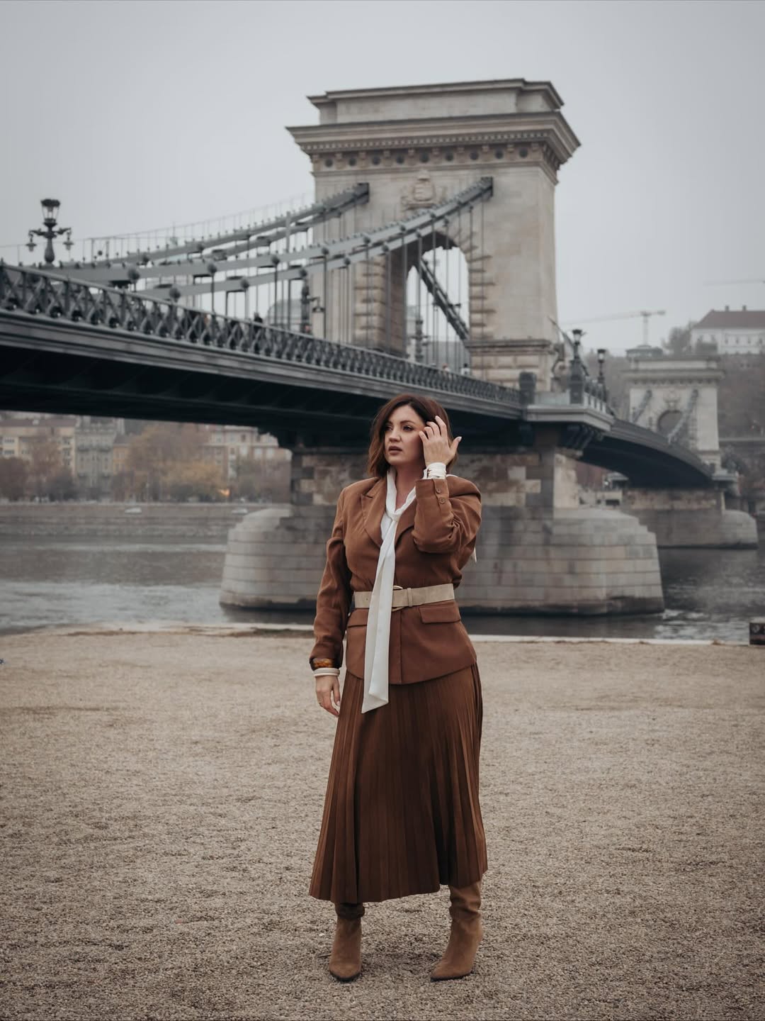 Спідниця плісе і замшеві чоботи: як Цибульська створила ідеальний осінній "лук"