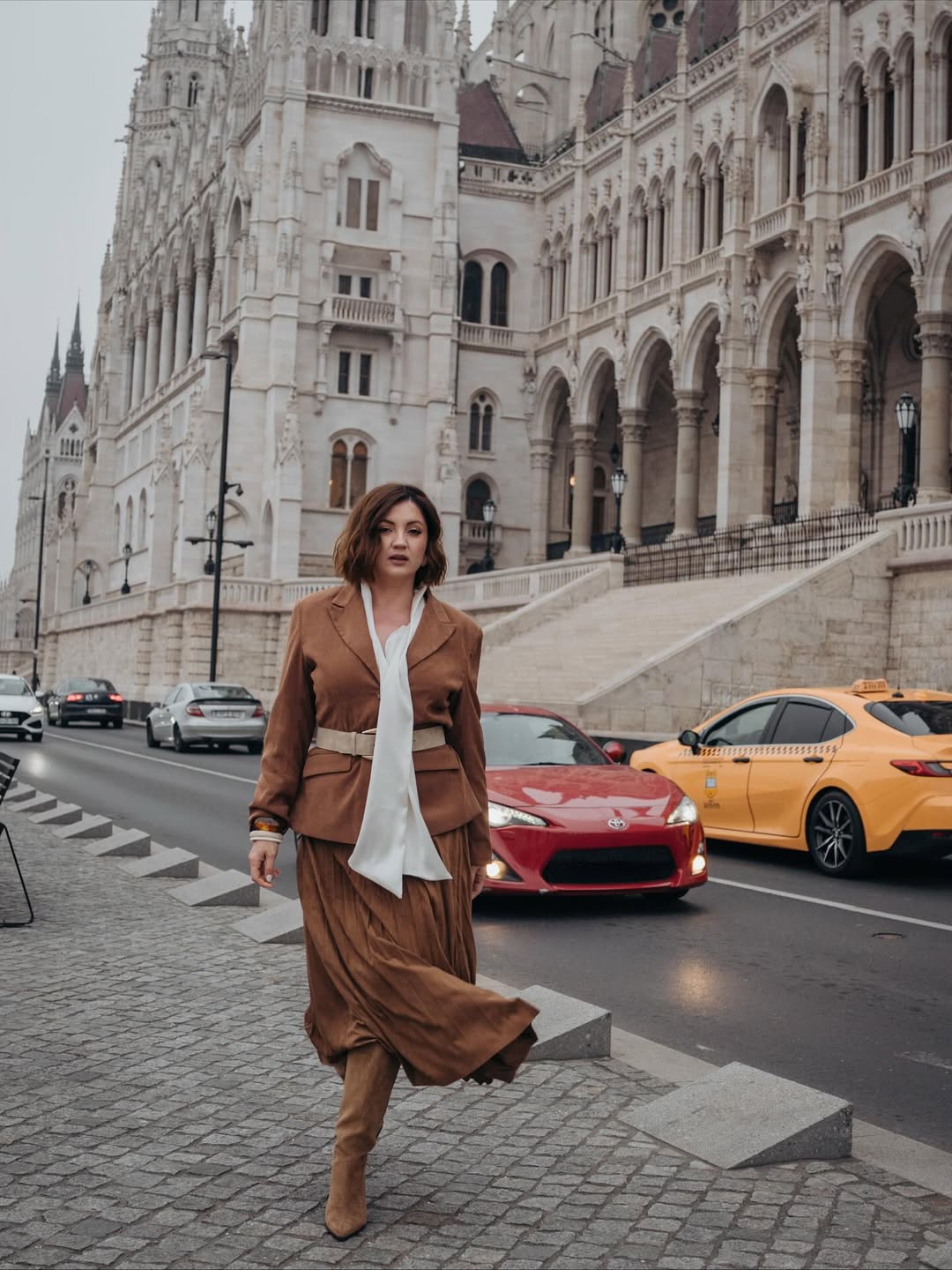 Спідниця плісе і замшеві чоботи: як Цибульська створила ідеальний осінній "лук"