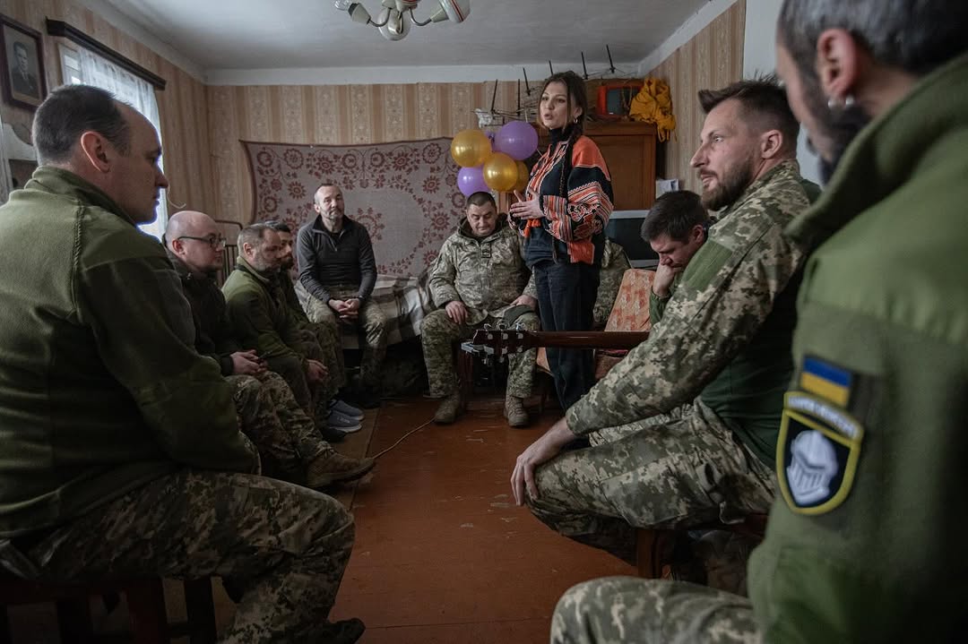 Популярна співачка прямо сказала, що думає про зірок, які бояться виступати для військових біля лінії фронту