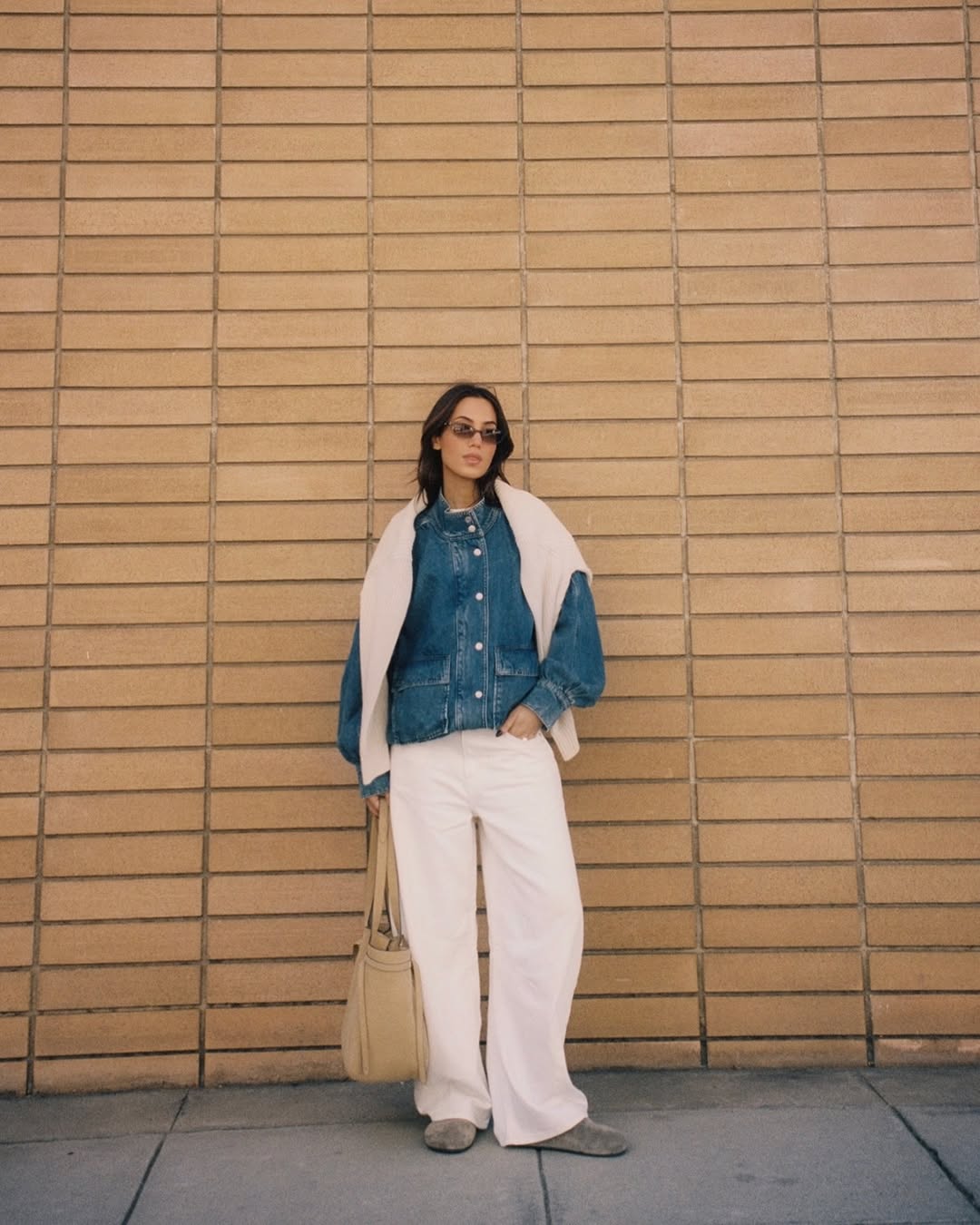 Як одягатися восени 2025, щоб бути в тренді: 6 стильних образів на кожен день