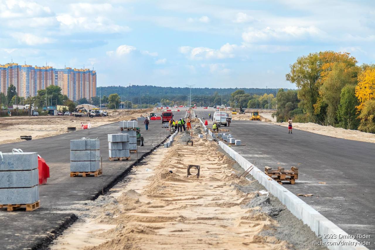 У Києві будують Велику кільцеву дорогу: що вже встигли зробити (фото)