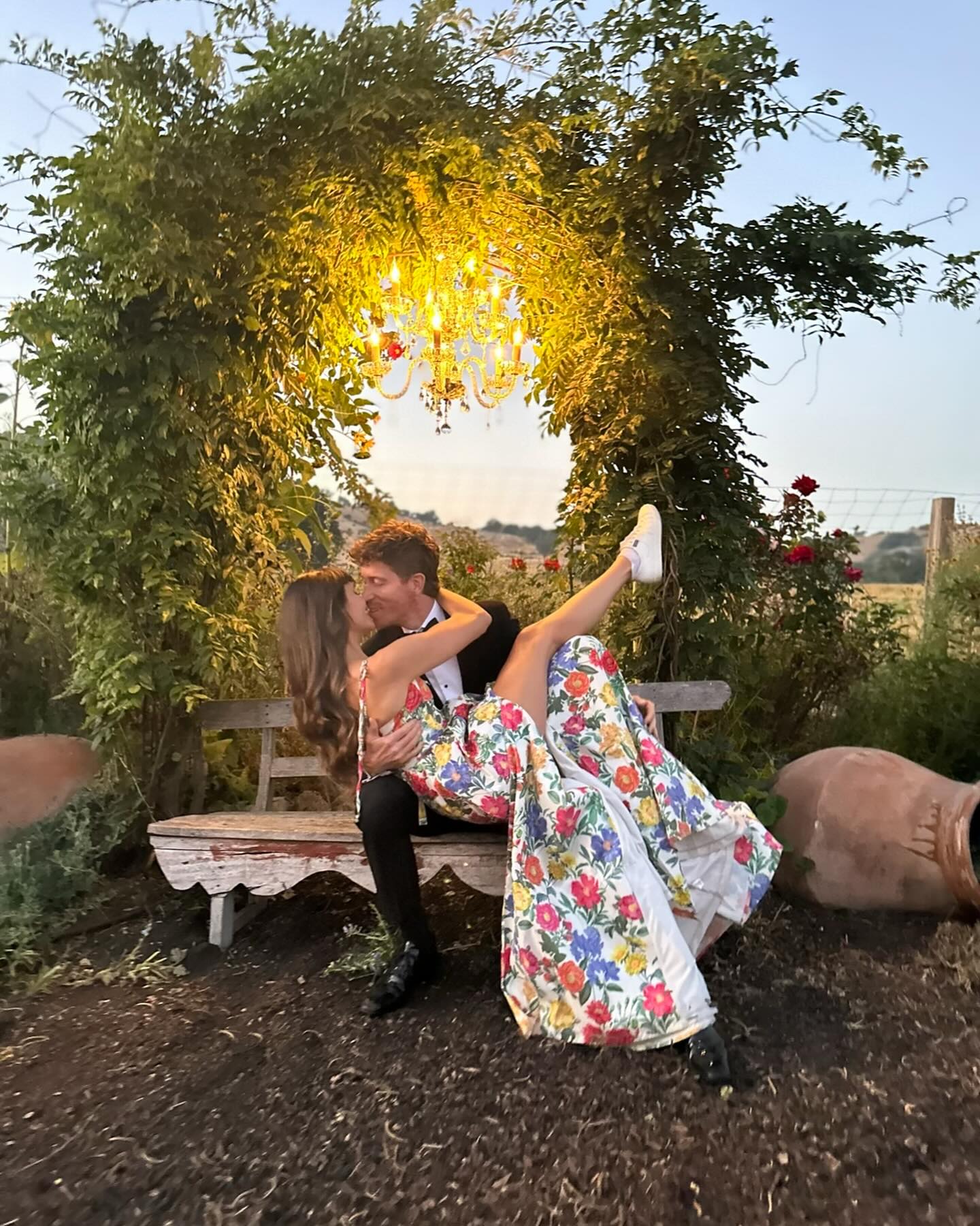 Звезда "Дневников вампира" выходит замуж: как выглядит ее жених и их история любви  (фото)