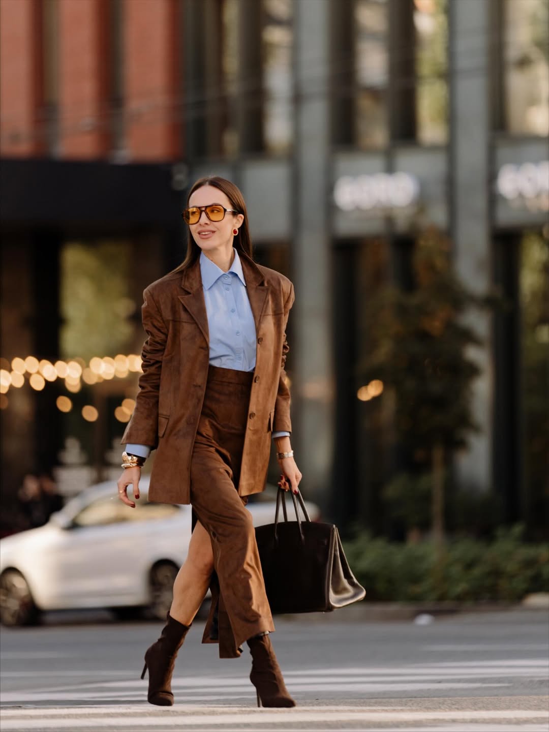 Як виглядає трендовий костюм у наймоднішому кольорі сезону: приклад від Христини Горняк