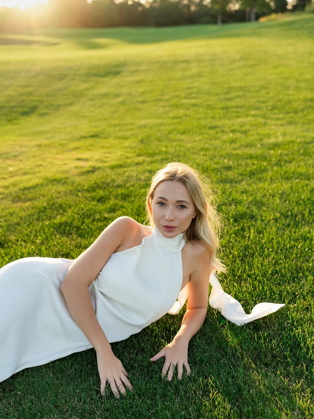 Повернення 90-х: дружина Павліка показала трендовий "лук" із сукнею