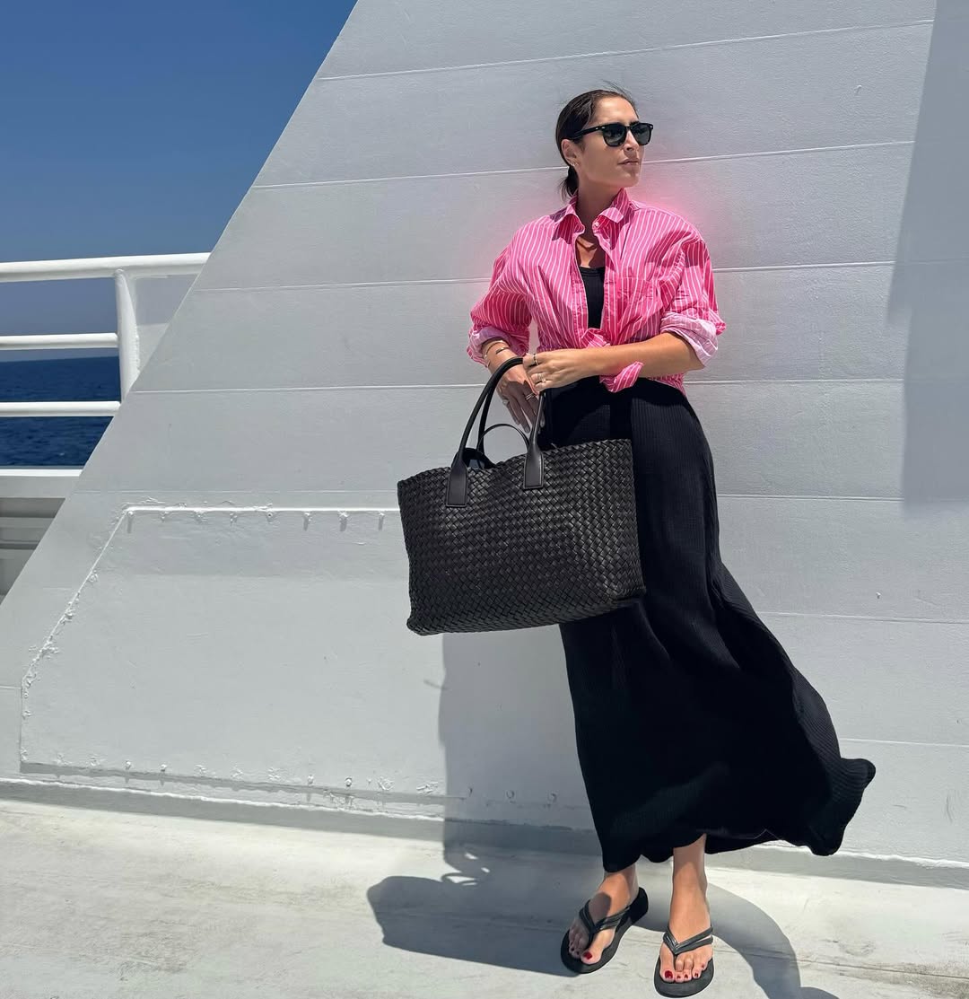 Забудьте про підбори: чому в'єтнамки стали наймоднішим взуттям літа 2025