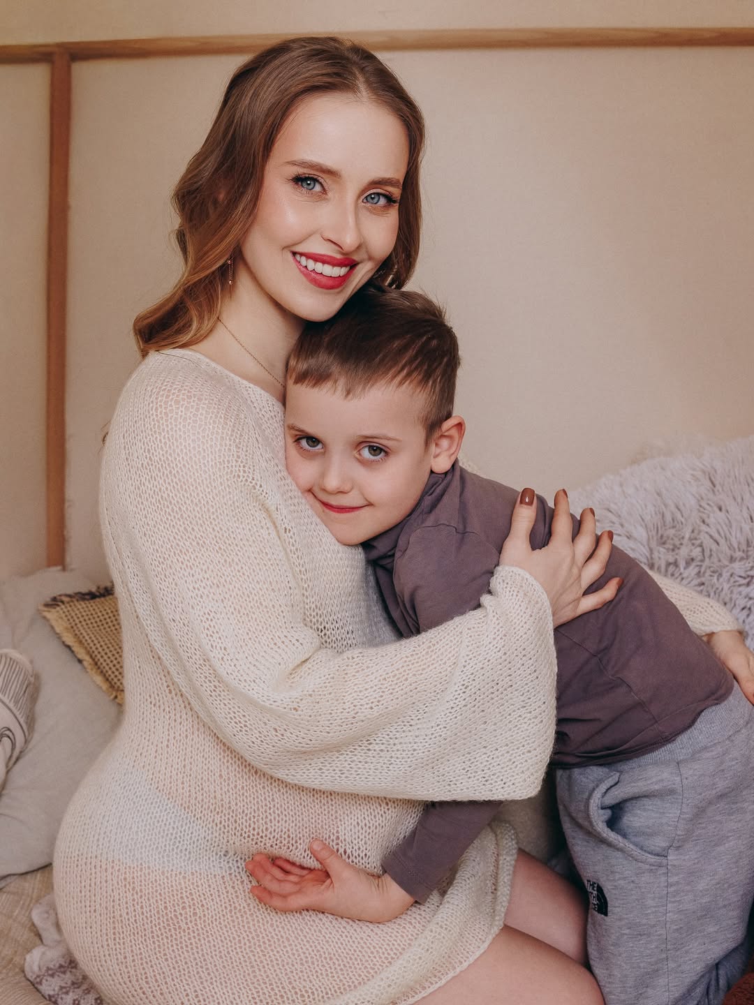 Звезда "Кріпосної" стала многодетной мамой: пол и первое фото малыша