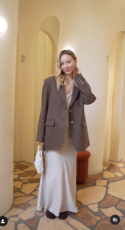 Как одеваться летом стильно и просто: модные идеи от жены Виктора Павлика