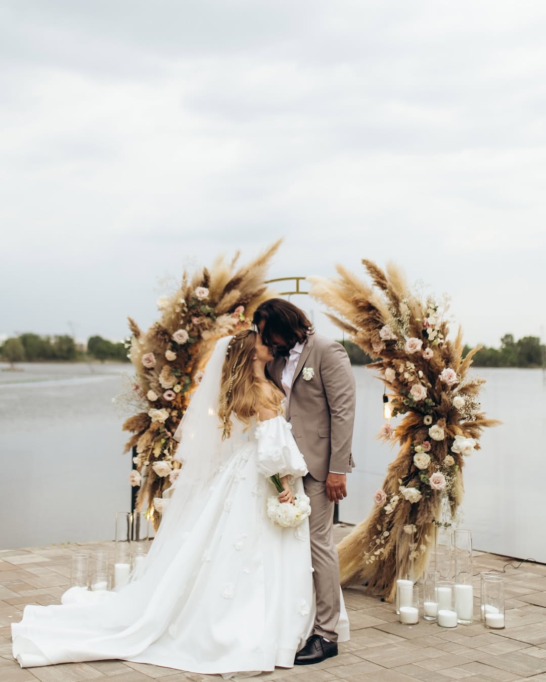 Відома українська співачка вперше стане мамою у 40 років: зворушливі фото