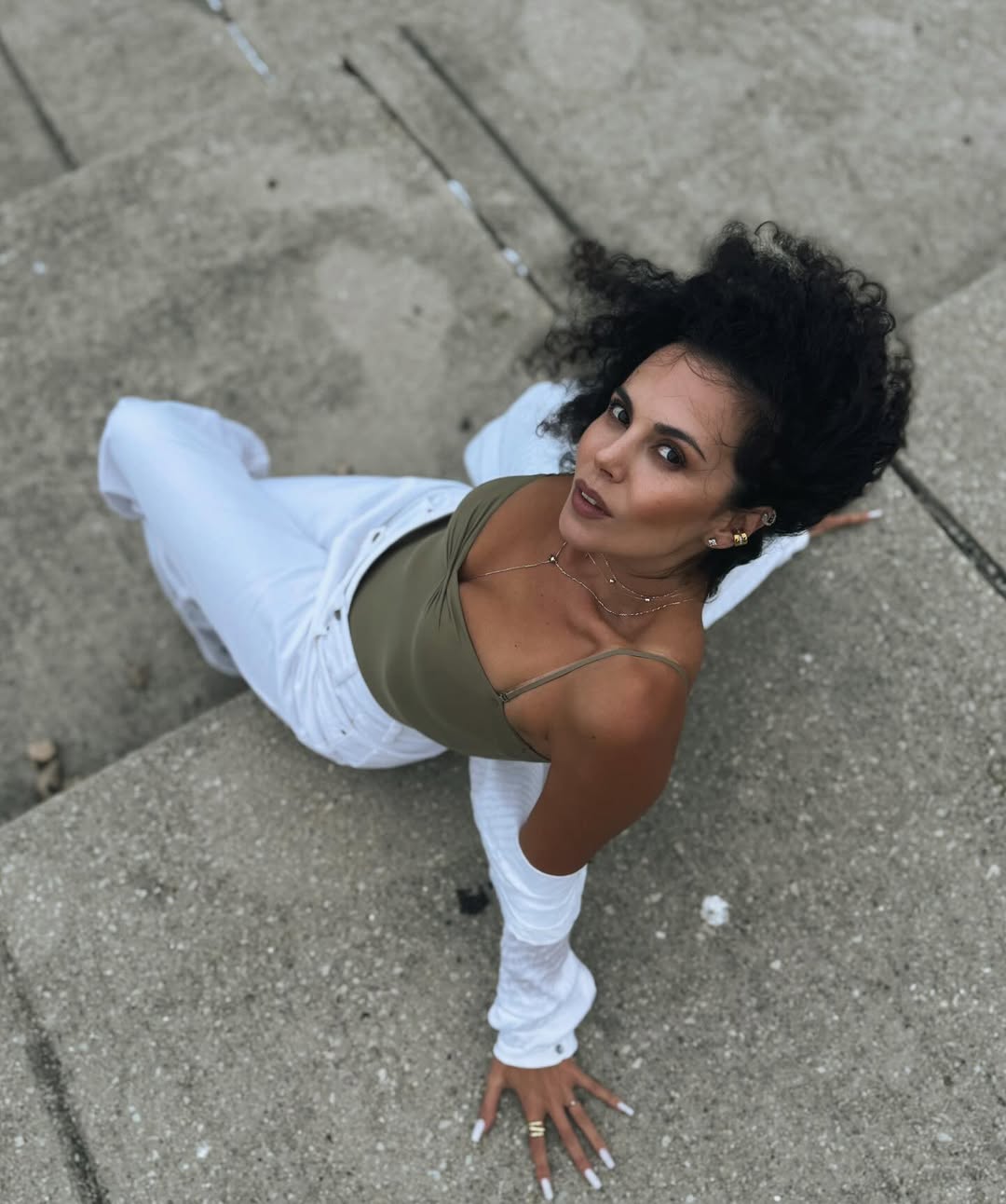 Модні джинси на осінь 2025: яку модель вибрала Настя Каменських