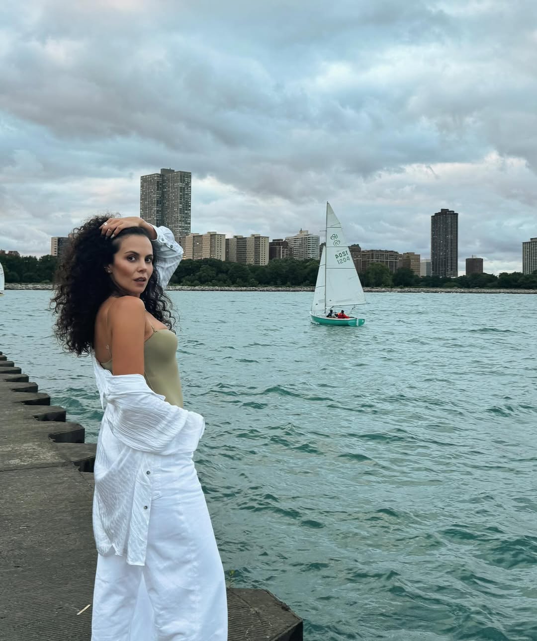 Модні джинси на осінь 2025: яку модель вибрала Настя Каменських