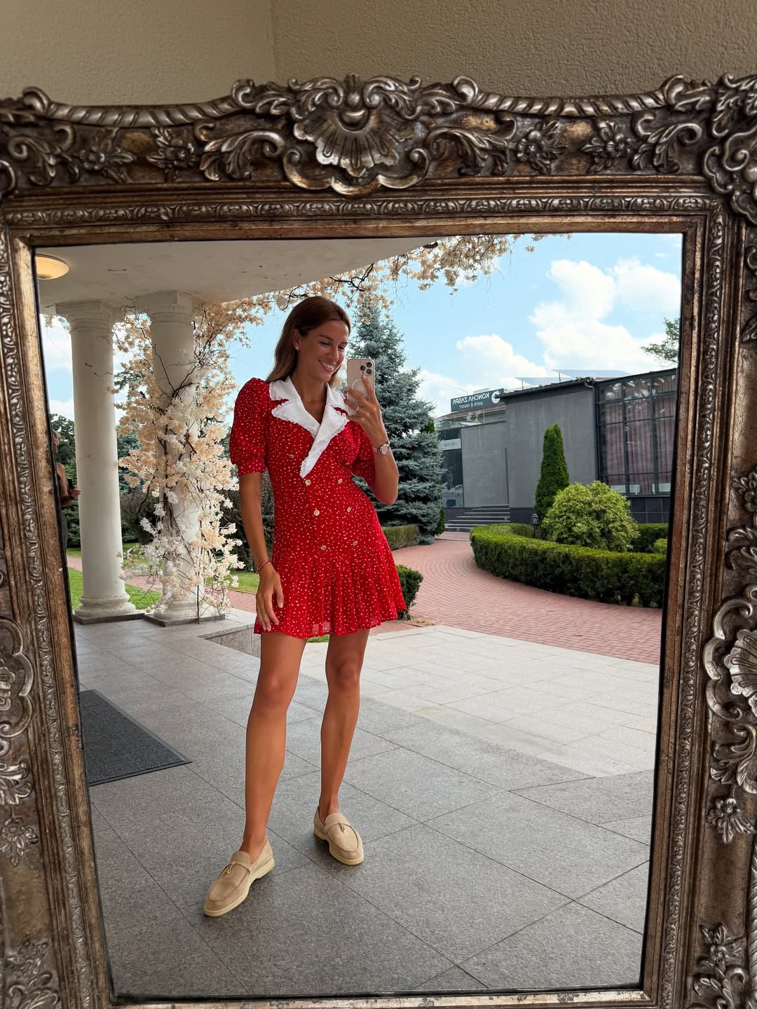 Як створити два образи з однією сукнею: модний прийом від дружини Решетніка