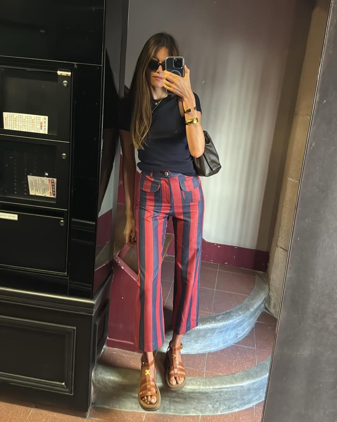 Як виглядають наймодніші штани цього літа: тренд, натхненний 70-ми