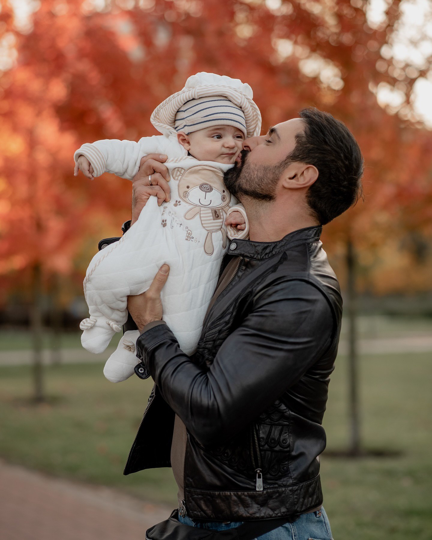 Віталій Козловський зачарував новими фото із 8-місячним сином: "Наша перша осінь разом"