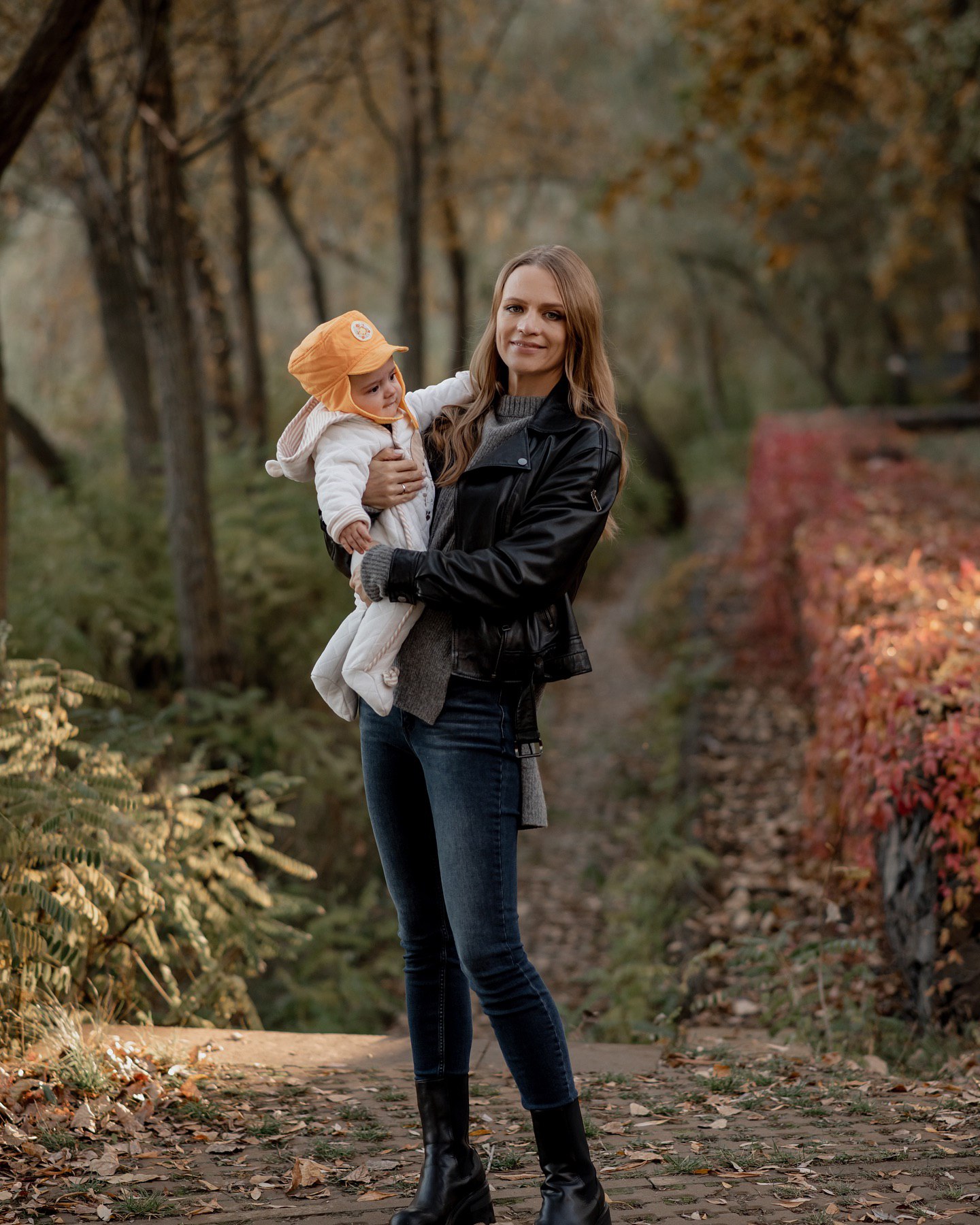 Віталій Козловський зачарував новими фото із 8-місячним сином: "Наша перша осінь разом"