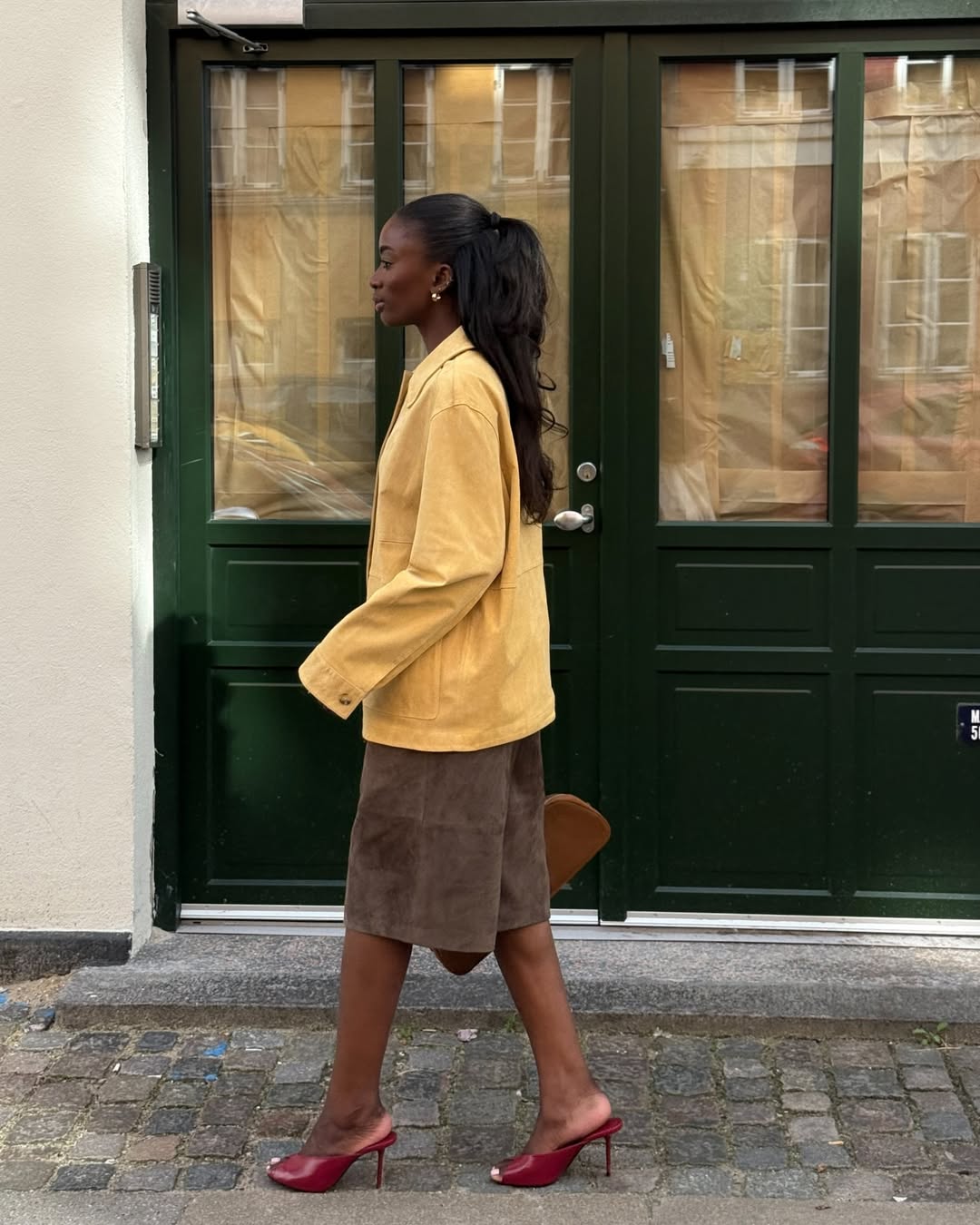 От платьев-комбинаций до жакетов: 8 трендов весны 2026, которые сделают вас стильными