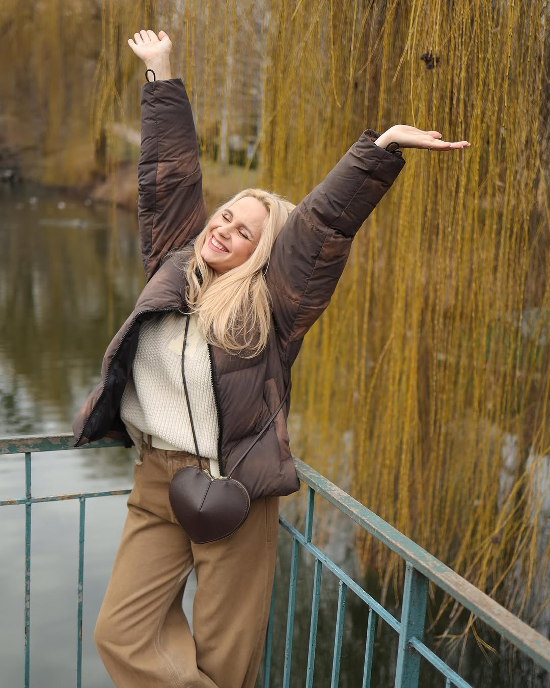 Як виглядають наймодніші джинси: Лілія Ребрик показала стильний "лук" на весну 2025