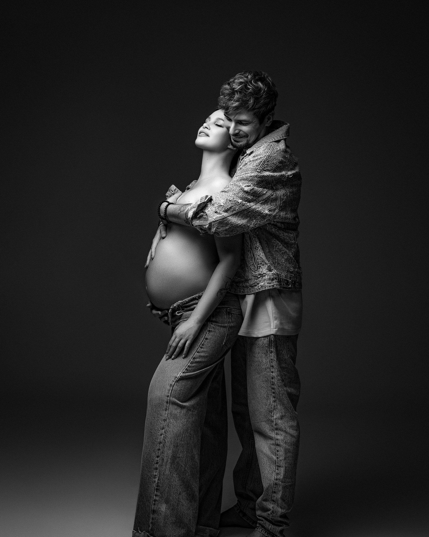 Позитив та Юлія Сахневич вперше стануть батьками: милі фото і відео закоханих