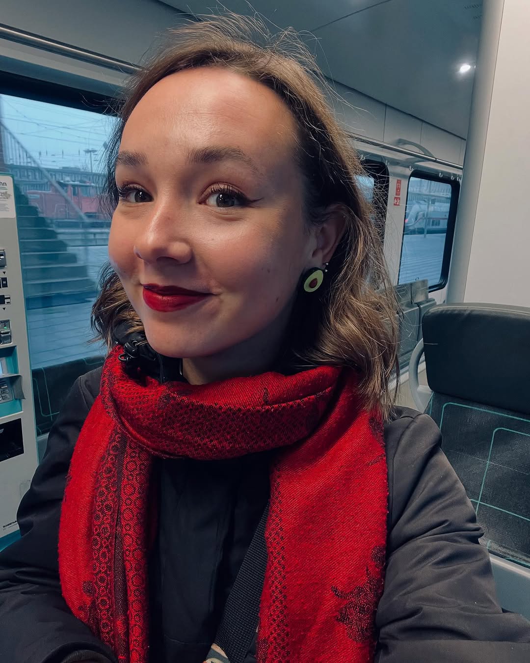 Телеведучий Грубич щемливо привітав старшу доньку з 29-річчям: як вона виглядає