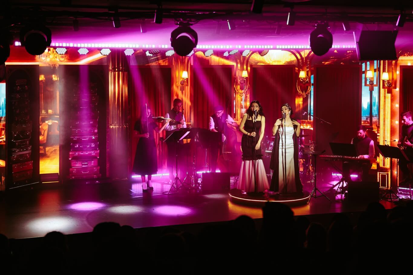 Завальская из "Алиби" назвала реальную причину распада группы, в которой пела с родной сестрой