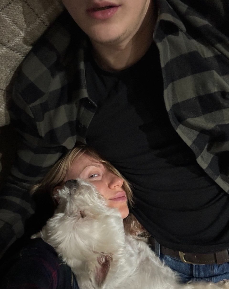 Коханий-воїн Лесі Нікітюк показав нові фото з ведучою та їхнім сином