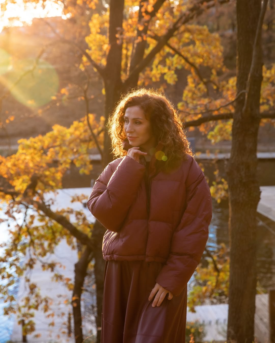 Бордовий total look від Наді Матвєєвої: стильний образ, який виглядає дорого