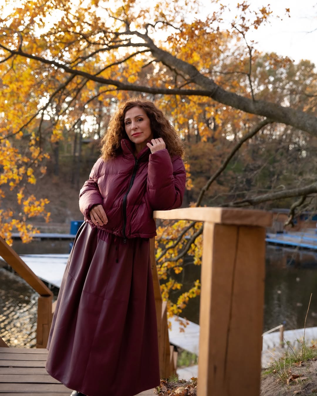 Бордовий total look від Наді Матвєєвої: стильний образ, який виглядає дорого