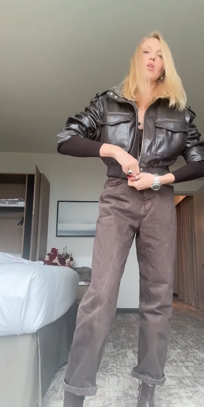 Тренд сезону - коричневий: як Полякова і Світлицька стилізують головний колір зими