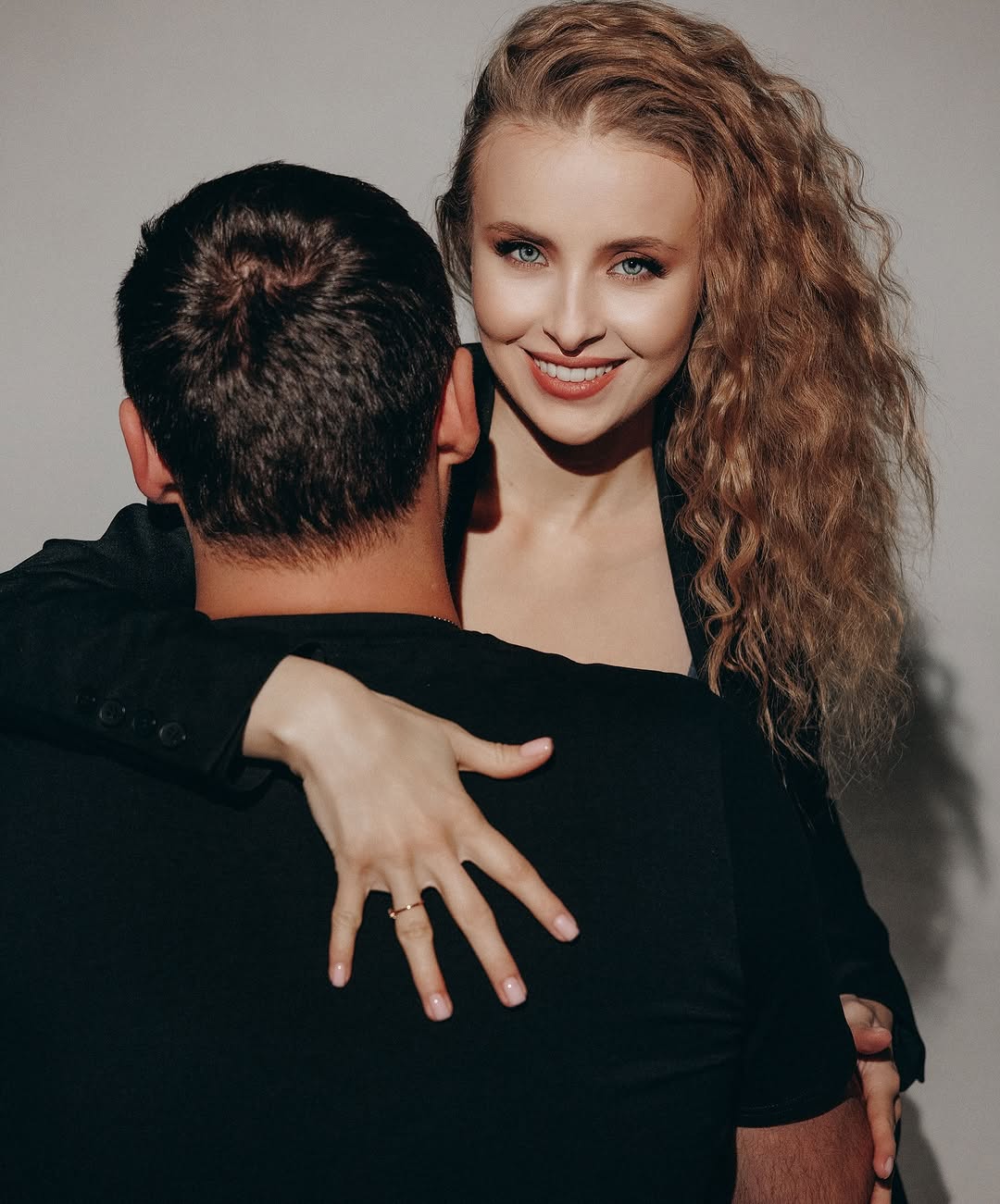 Зірка "Кріпосної" "засвітила" загадкового коханого, від якого народила донечку