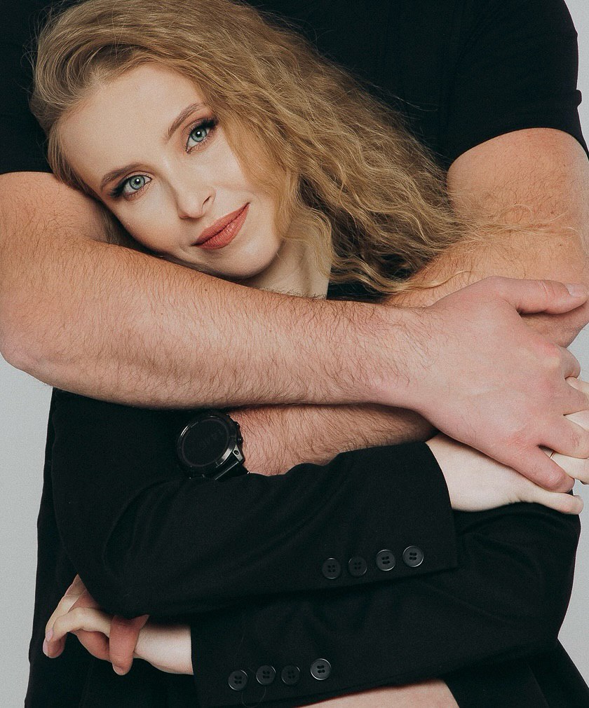 Зірка "Кріпосної" "засвітила" загадкового коханого, від якого народила донечку