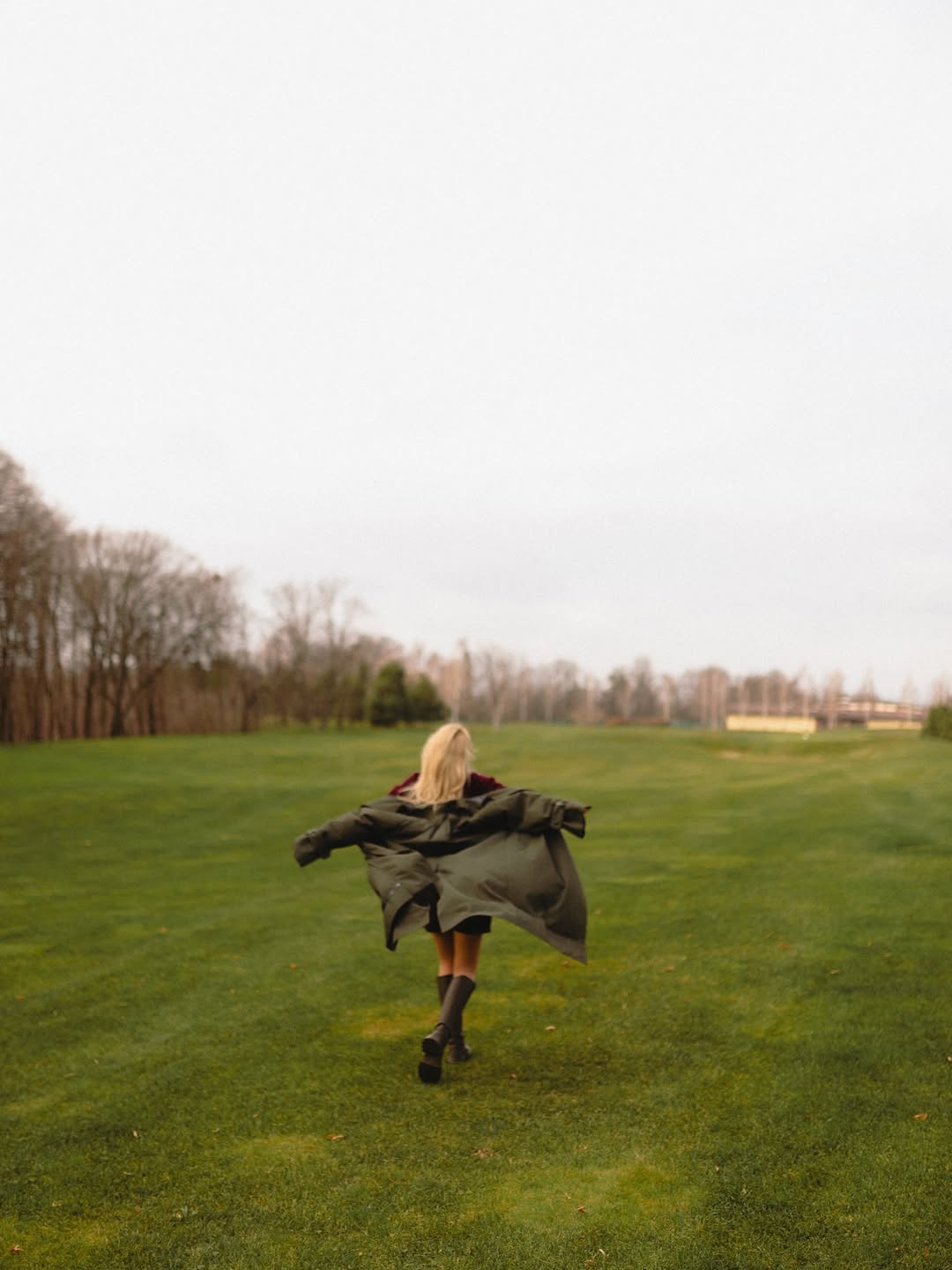 Как выглядят самые модные сапоги на зиму: стильный "лук" Анастасии Цимбалару