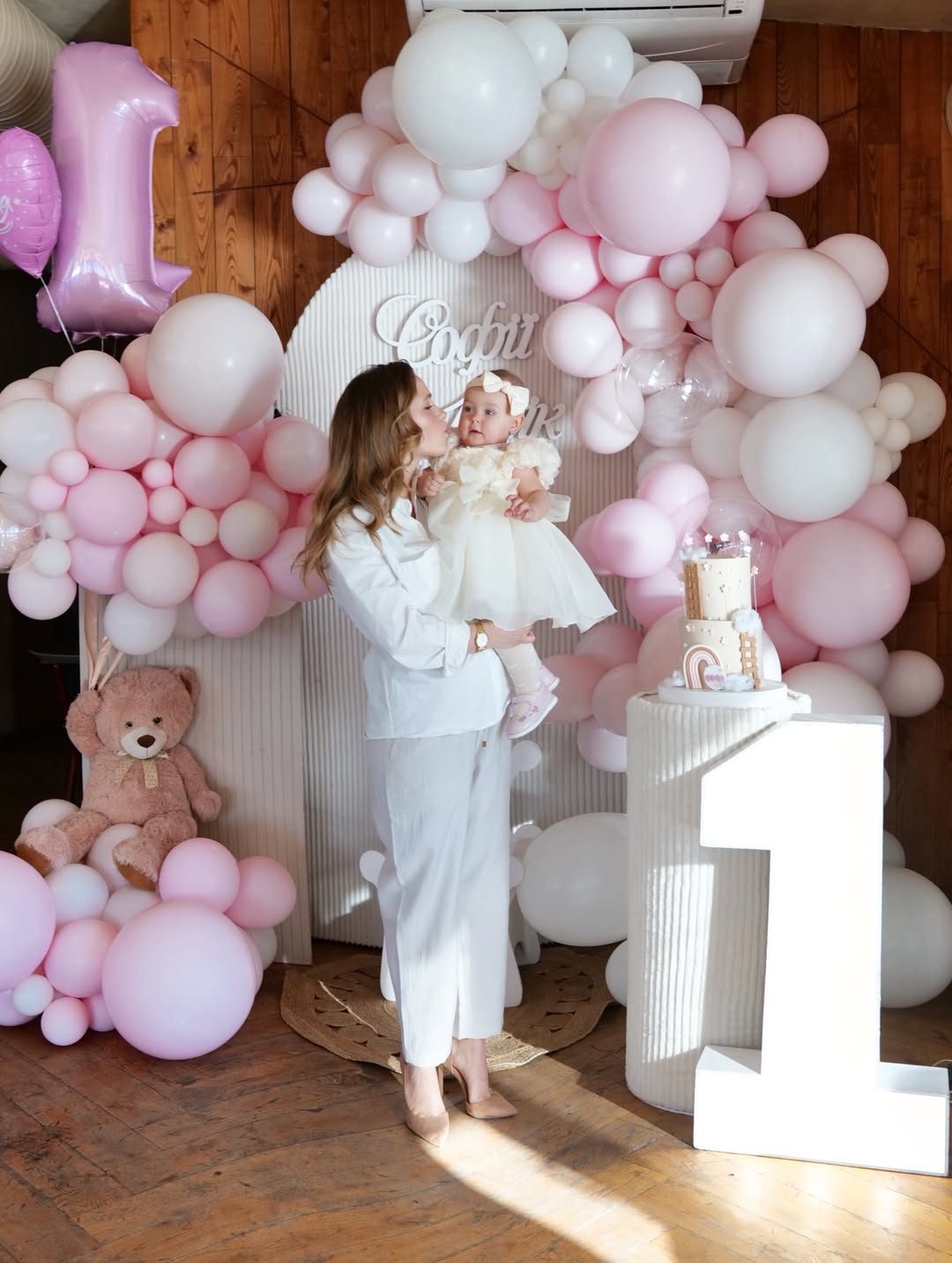 Анна Кошмал показала доньку Софію: як змінилася дівчинка за рік