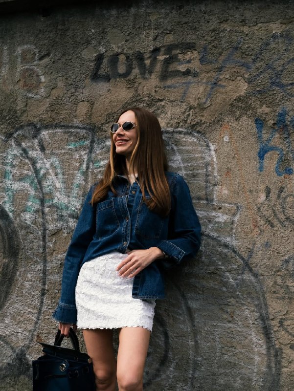 Как носить лоферы, чтобы даже простой образ выглядел дорого: секрет Кристины Горняк