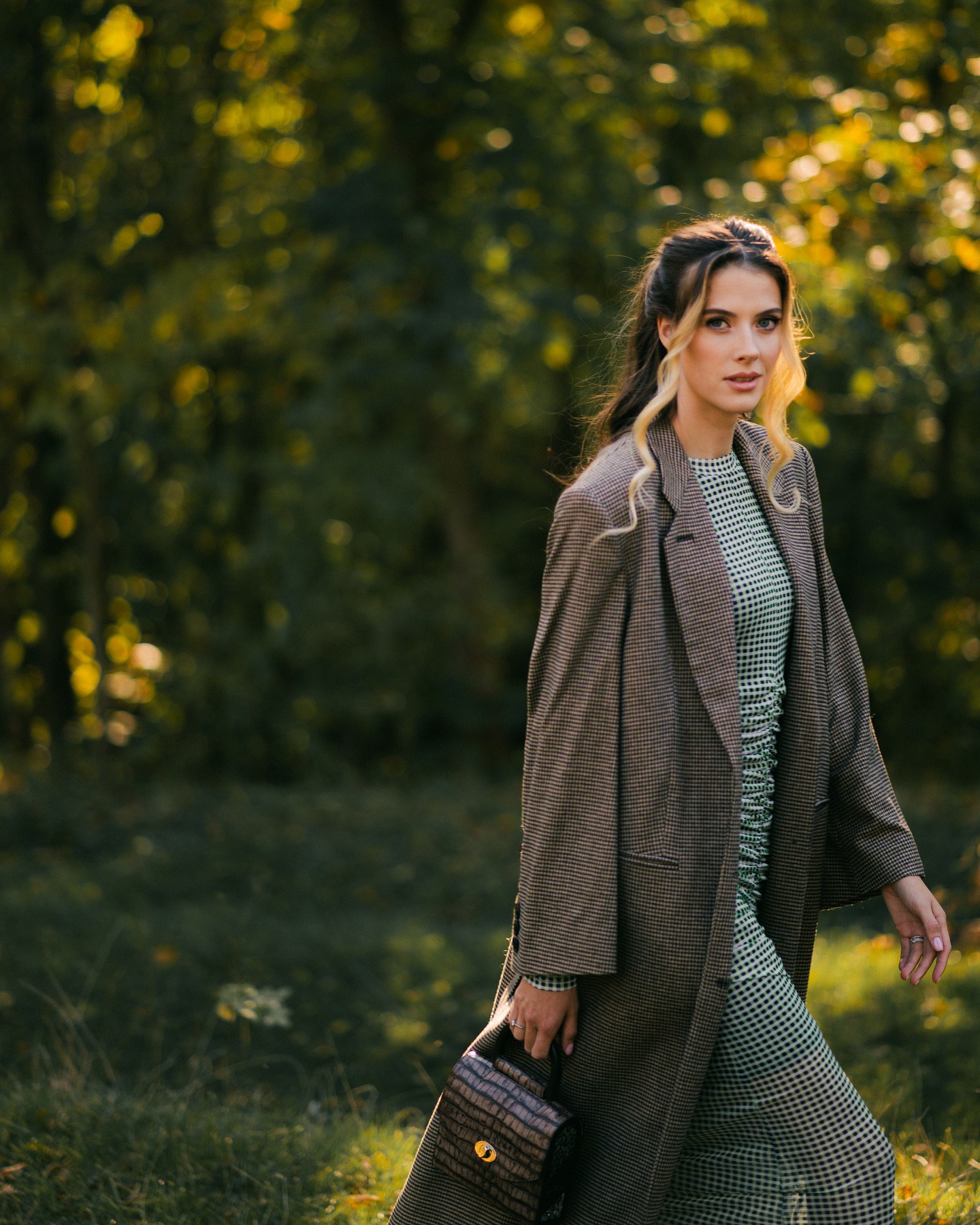 Масивне пальто та приталена сукня. Магучіх показала стильний "лук" на осінь (фото)