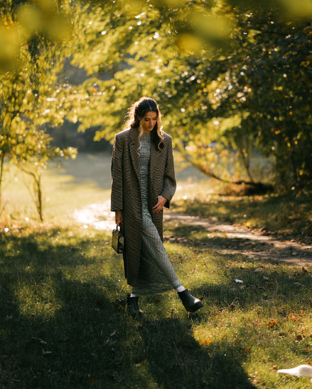 Масивне пальто та приталена сукня. Магучіх показала стильний "лук" на осінь (фото)