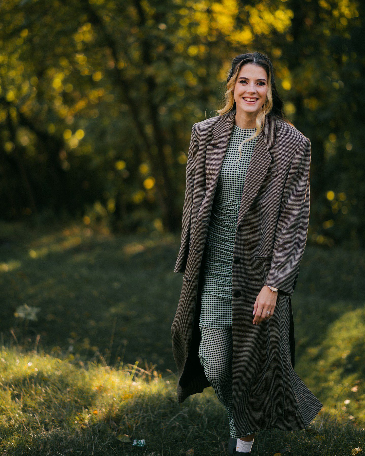 Масивне пальто та приталена сукня. Магучіх показала стильний "лук" на осінь (фото)