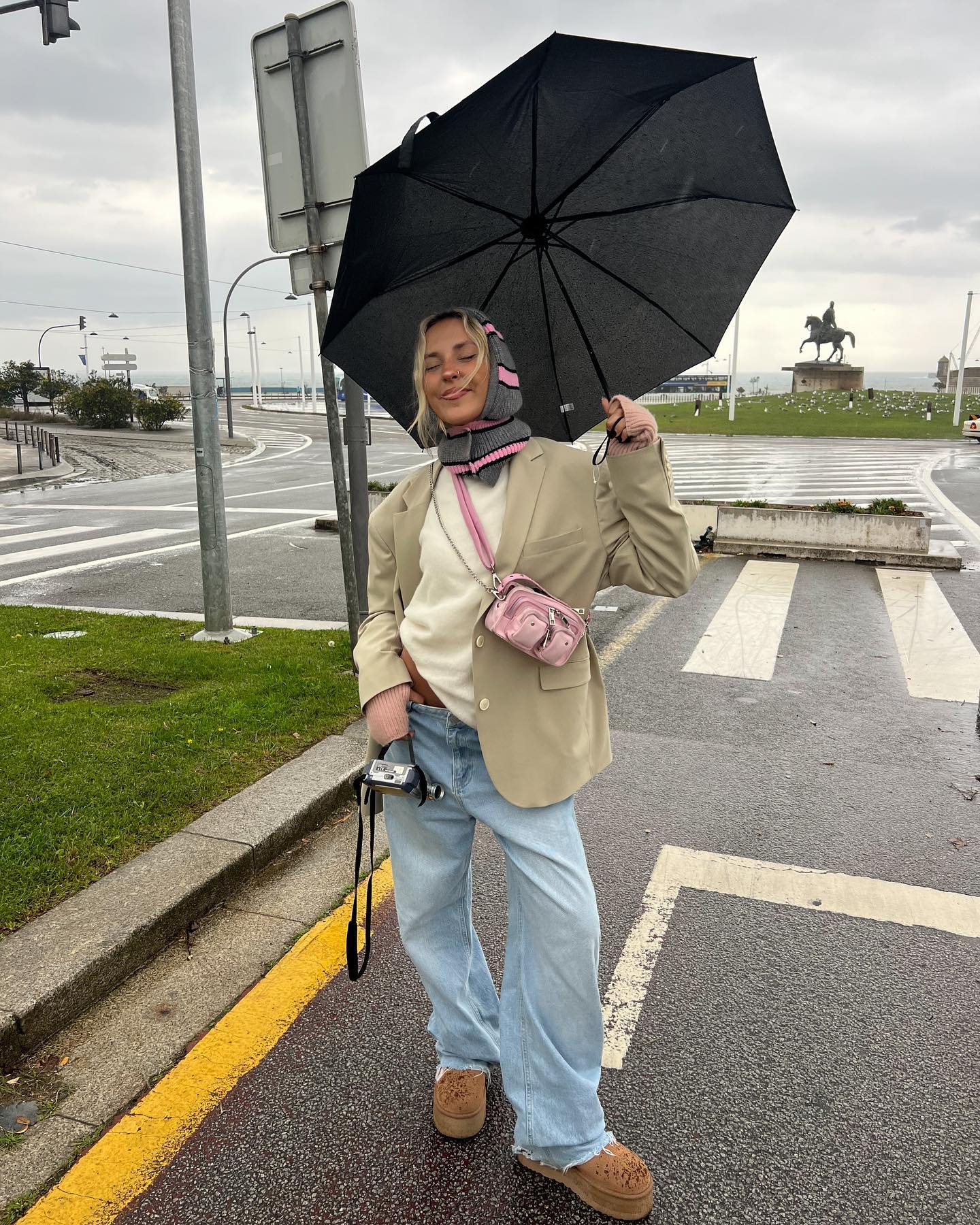 С чем носить угги зимой, чтобы удивить всех: тайны стильного образа