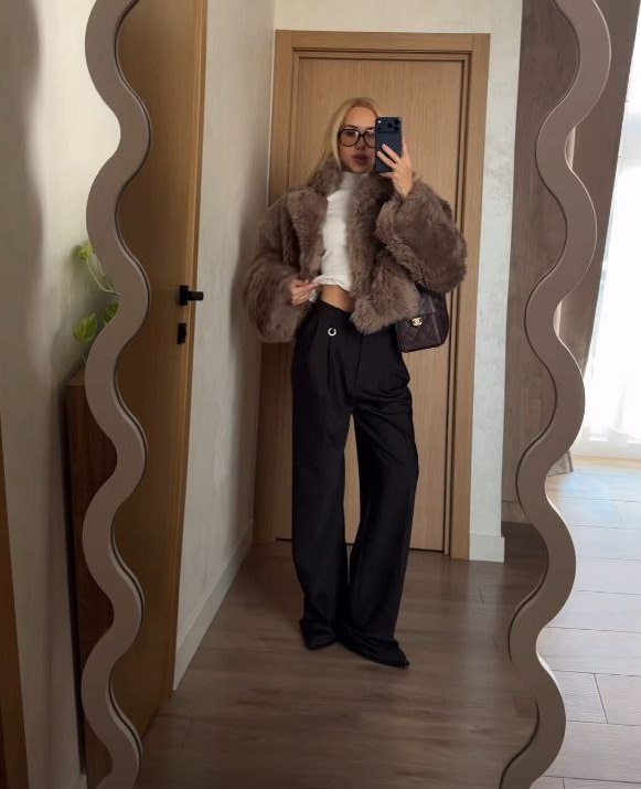 Даша Квіткова в пухнастій екошубі: як створити стильний зимовий "лук"
