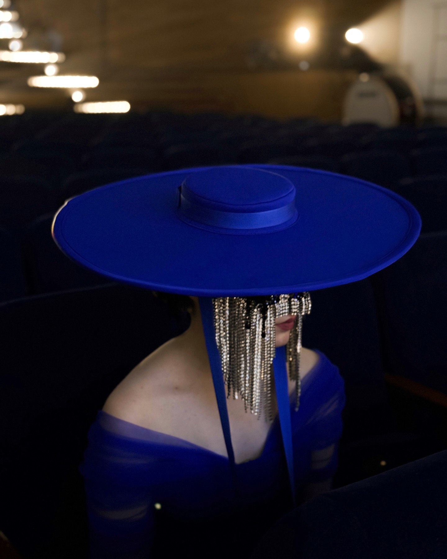 У загадкової співачки Klavdia Petrivna "поїхав дах". Слухайте її перший альбом