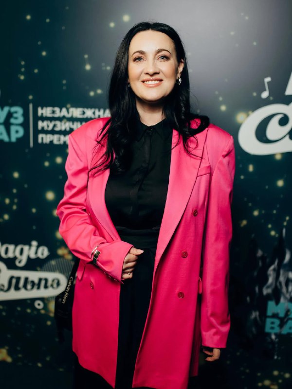 Соломия Витвицкая показала универсальный образ на весну: как его повторить