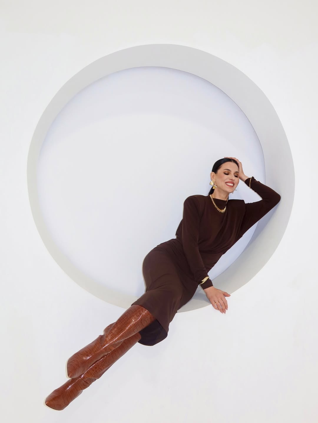 Коричневий total look: Єфросиніна показала стильний монохромний образ