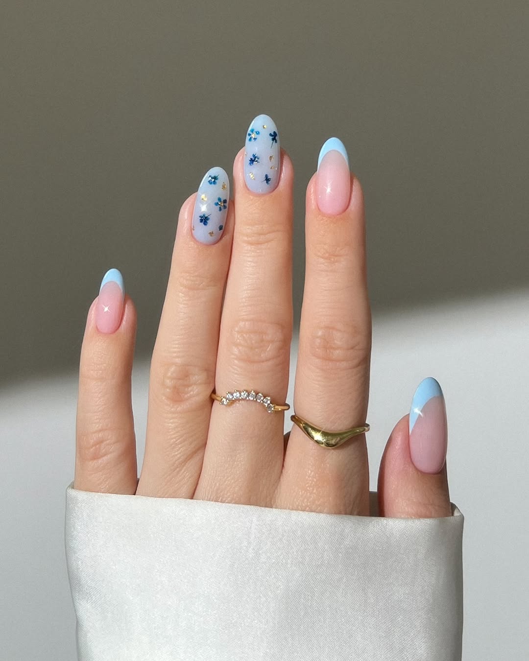 Какой маникюр привлечет удачу и деньги в марте 2025. Это точно не розовый и фиолетовый