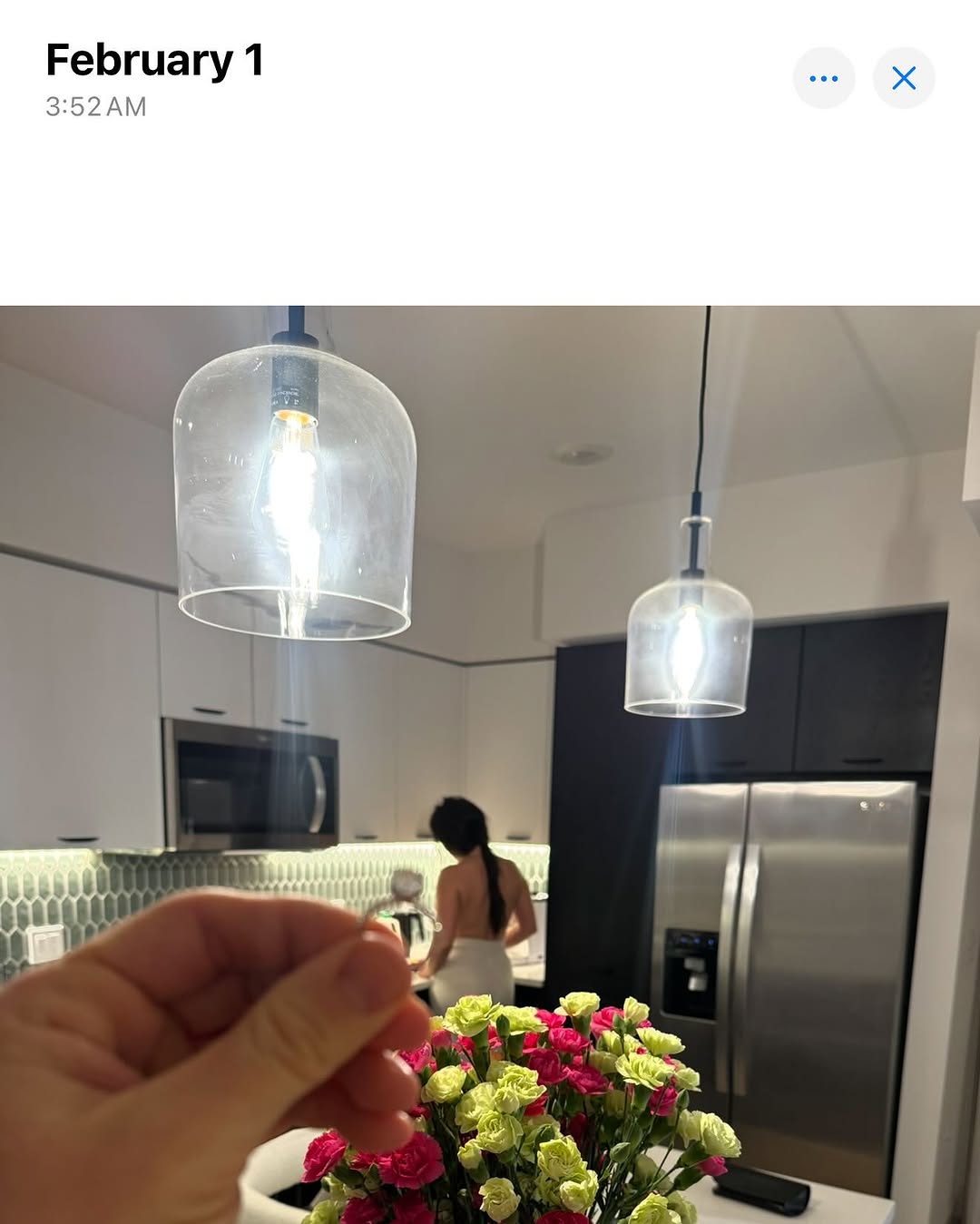 Звезда "Холостяка" выходит замуж: фото роскошного кольца с бриллиантом