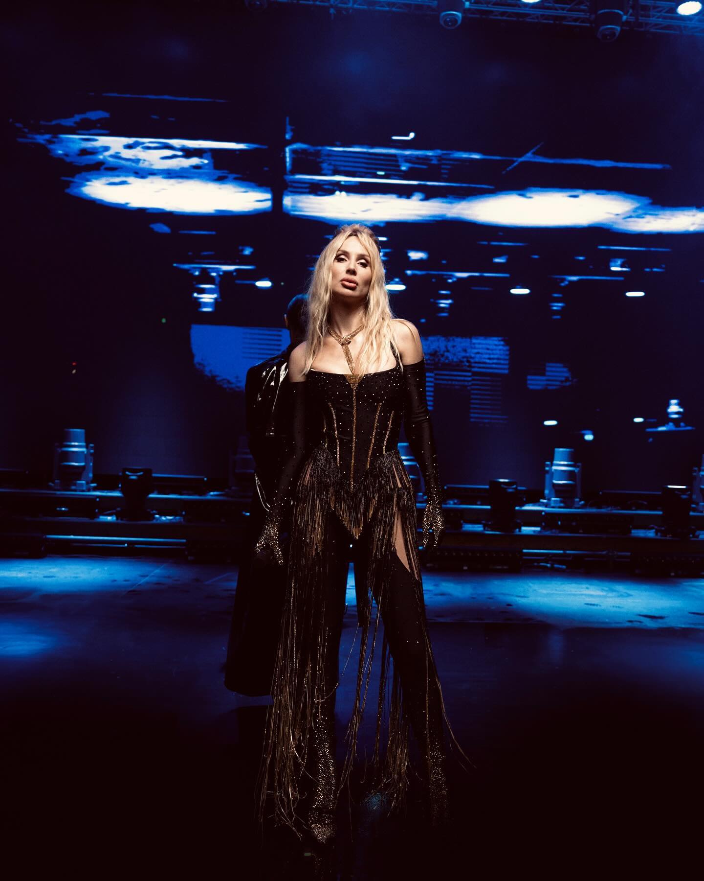 Тіна Кароль пожартувала з Лободи: "Молоковоз наїде" (відео)