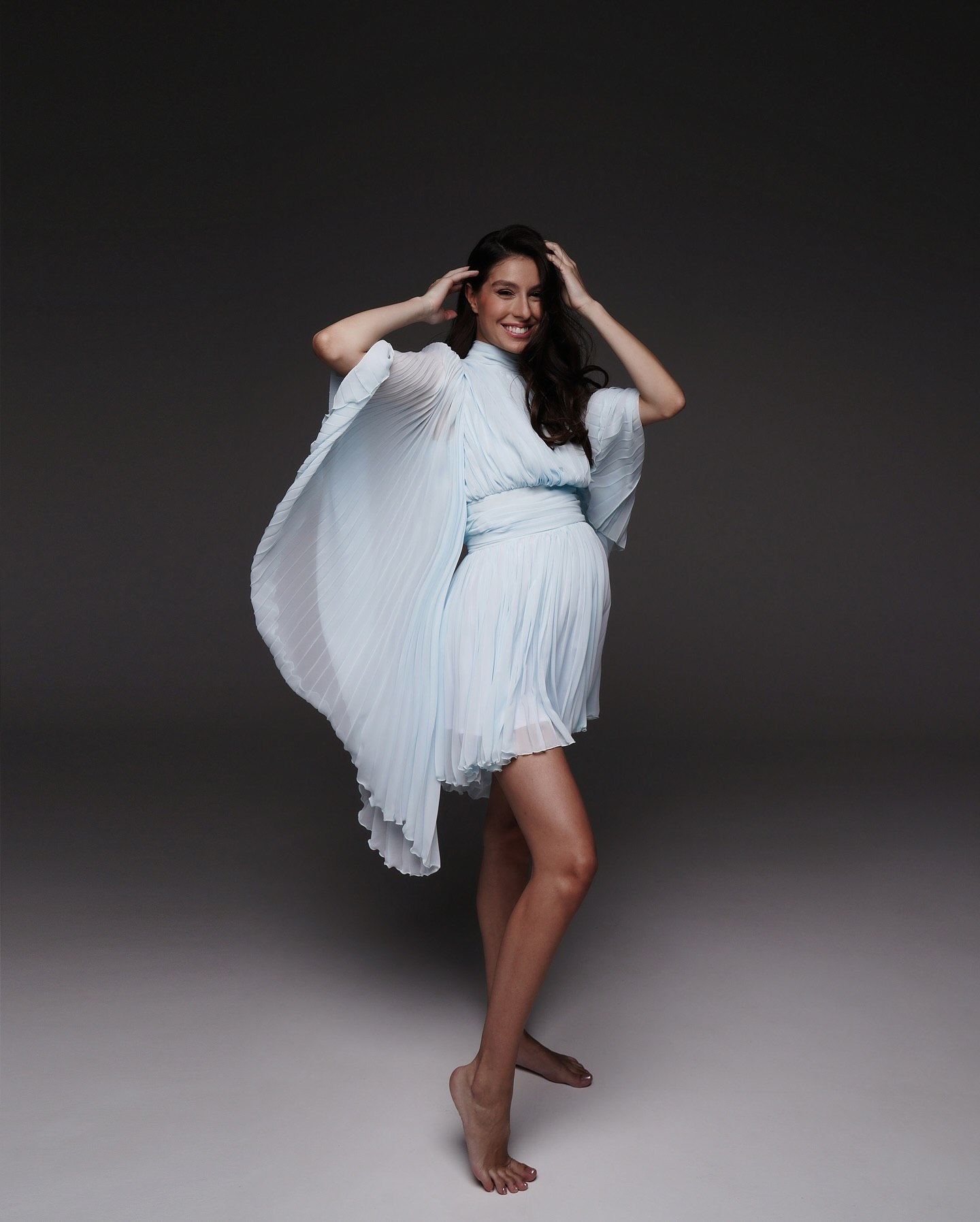 Дружина колишнього "Холостяка" Іраклі Макацарія зачарувала стильними фото на останніх термінах вагітності