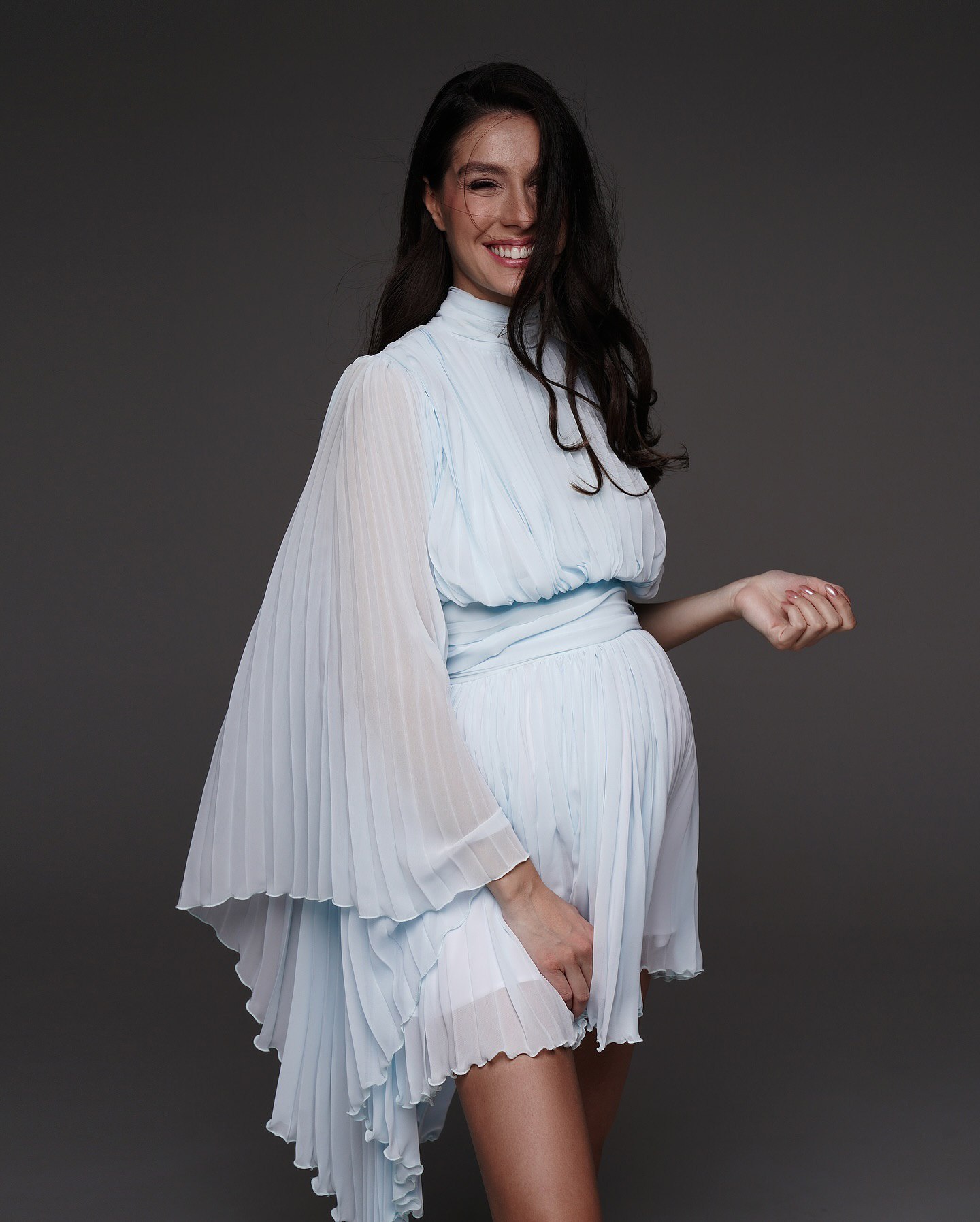 Дружина колишнього "Холостяка" Іраклі Макацарія зачарувала стильними фото на останніх термінах вагітності