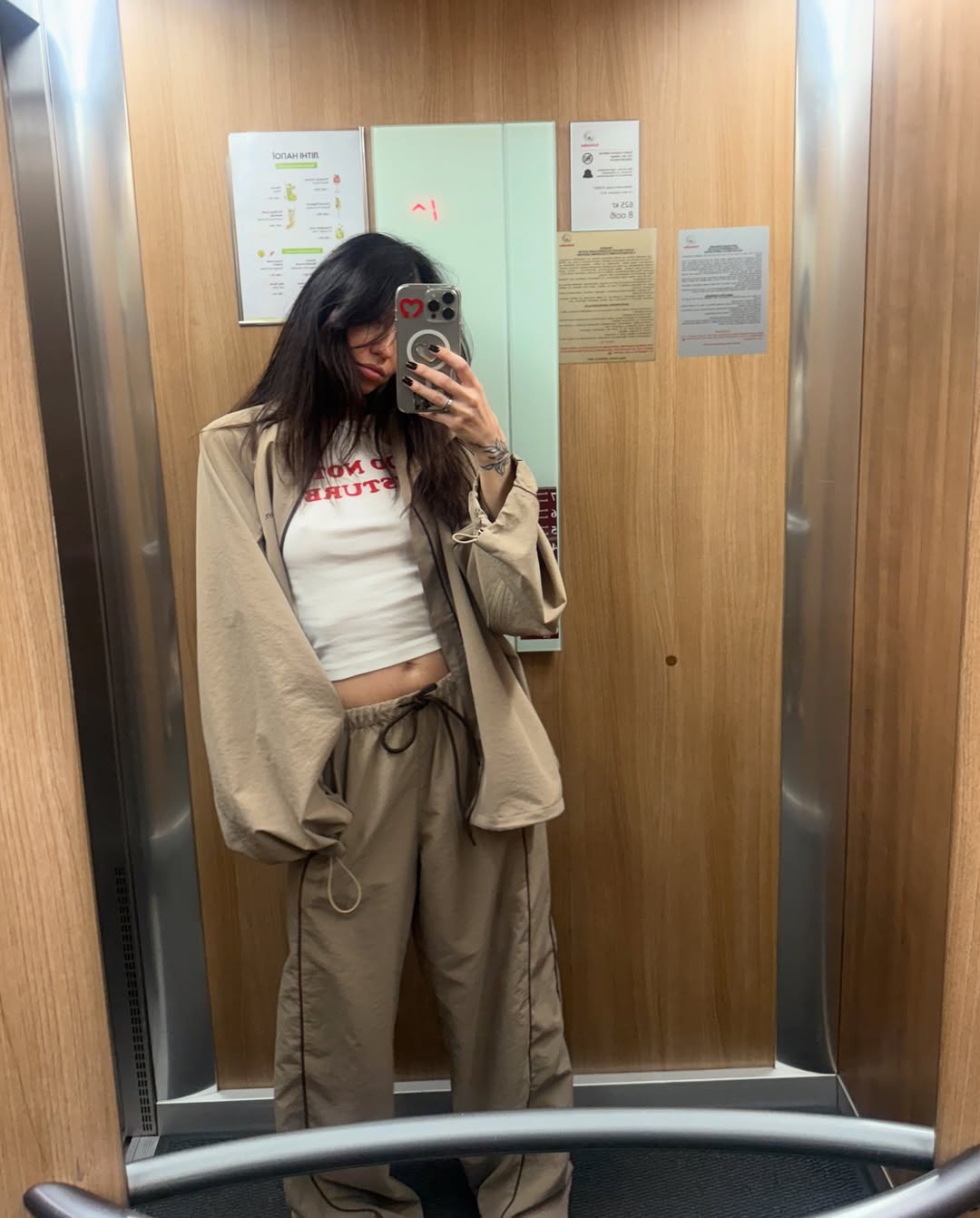 Надя Дорофєєва показала фасон штанів, який став справжнім трендом 2025 року